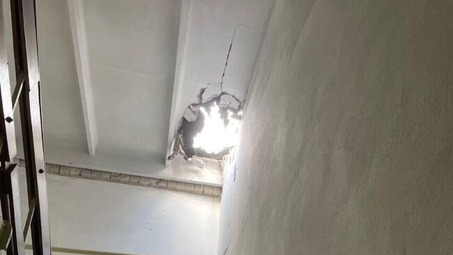 Последствия удара со стороны ВСУ по многоквартирному дому в городе Алешки Херсонской области. 20 мая 2025