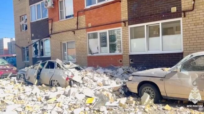 Последствия взрыва бытового газа в жилом доме в Ставрополе. Кадр видео
