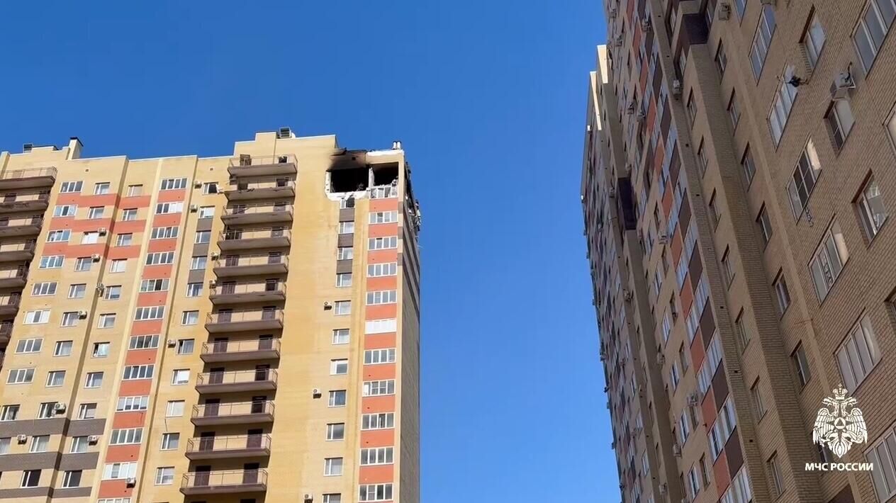 Последствия взрыва бытового газа в жилом доме в Ставрополе. Кадр видео - РИА Новости, 1920, 21.05.2025