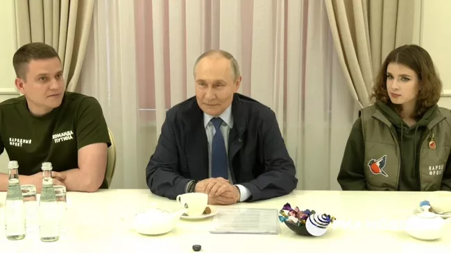 Путин на встрече с волонтерами в Курской области