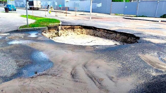 Провал на улице Ковалихинской в Нижнем Новгороде