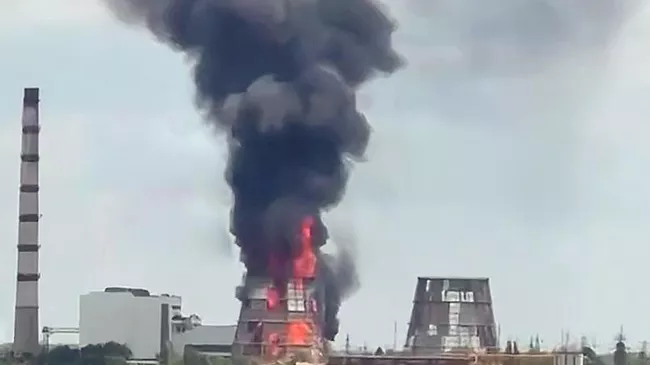 Пожар на Белоцерковской ТЭЦ в Киеве, Украина. Кадр видео из соцсетей