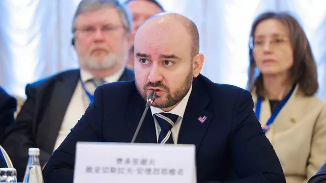 Губернатор Самарской области Вячеслав Федорищев на подписании соглашения о сотрудничестве в торгово-экономической, научно-технической и культурной сферах с властями провинции Цзянси КНР