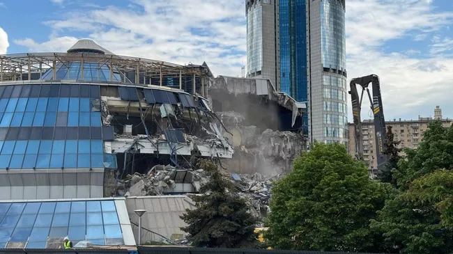 Снос вестибюля моста Багратион в Москве