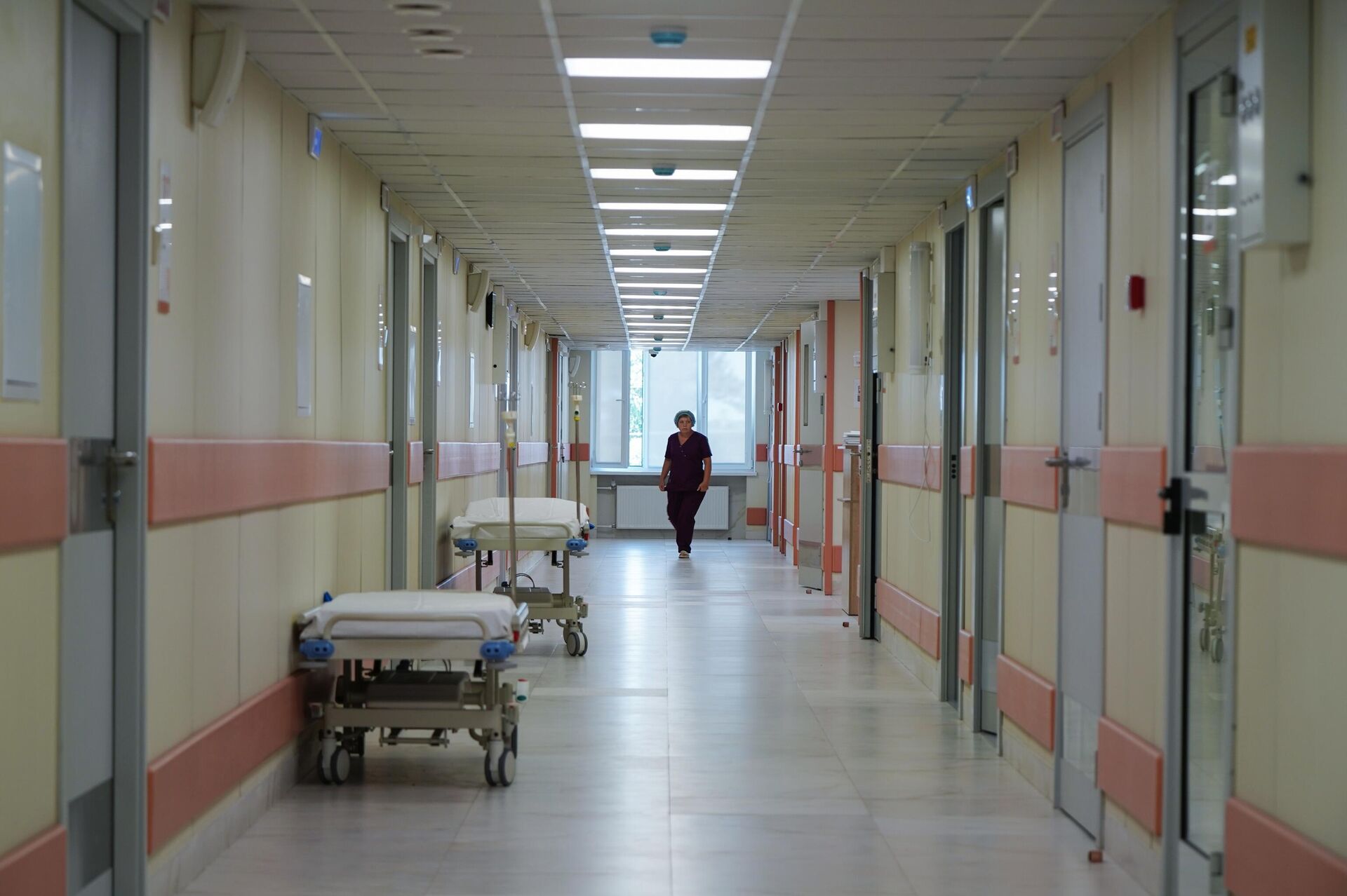 Коридор больницы - РИА Новости, 1920, 21.05.2025
