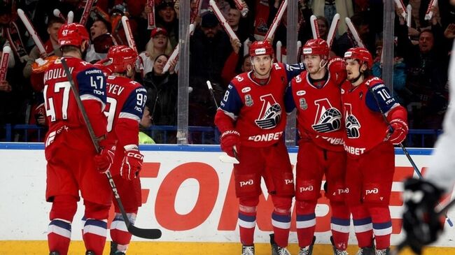 Хоккеисты Локомотива