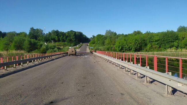 Автомобильный мост в Курской области, поврежденный в результате атаки украинского беспилотника