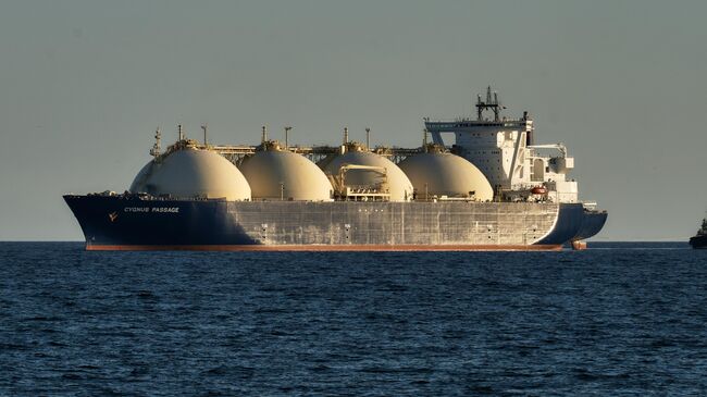 Газовоз в Охотском море