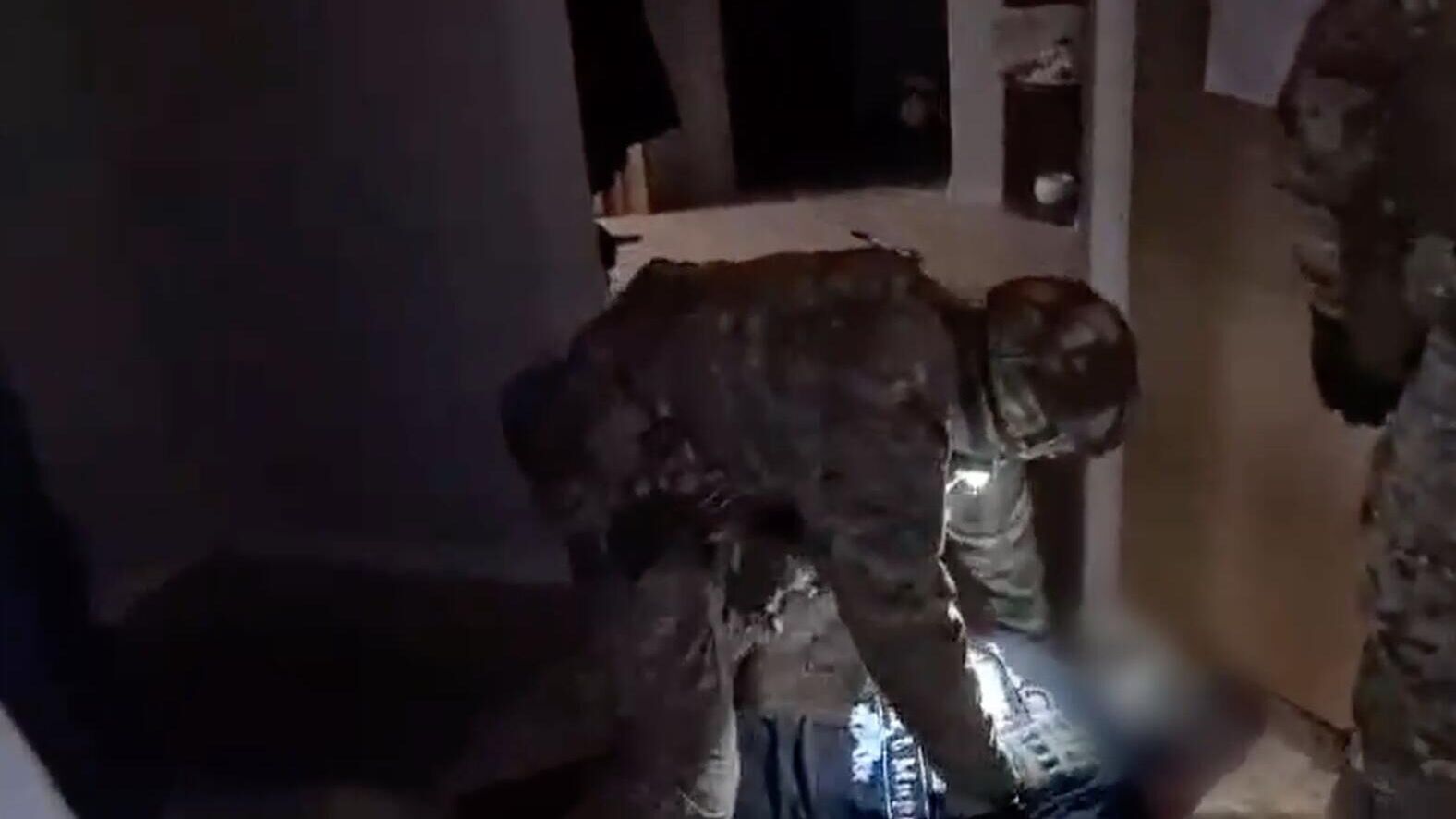  Задержание подозреваемых в хищении золотосодержащего концентрата в Красноярском крае - РИА Новости, 1920, 23.05.2025