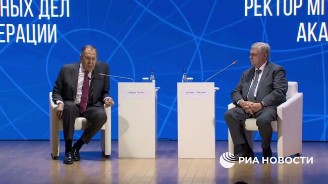 Лавров о легитимности Зеленского при подписании документов по украинскому урегулированию