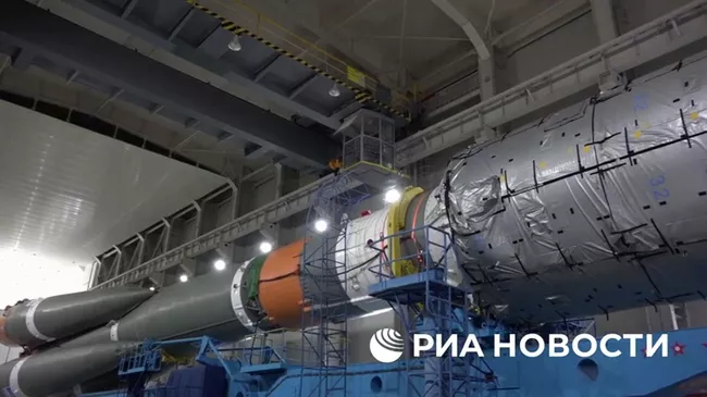 Видео пуска военного спутника с ракеты-носителя Союз-2.1б 