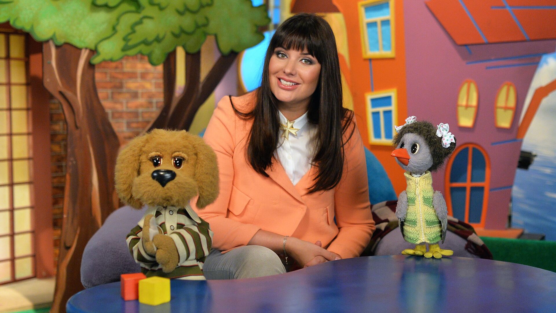 Телеведущая Оксана Федорова на съемке детской телевизионной передачи Спокойной ночи, малыши! в телецентре Останкино Телеведущая Оксана Федорова на съемке детской телевизионной передачи Спокойной ночи, малыши! в телецентре Останкино - РИА Новости, 1920, 26.05.2025