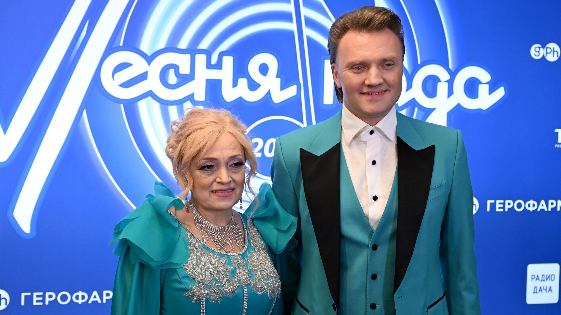 Певица Надежда Кадышева с сыном Григорием Костюком - РИА Новости, 1920, 12.11.2025