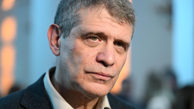 Председатель Литературной академии - жюри Национальной литературной премии Большая книга Дмитрий Бак