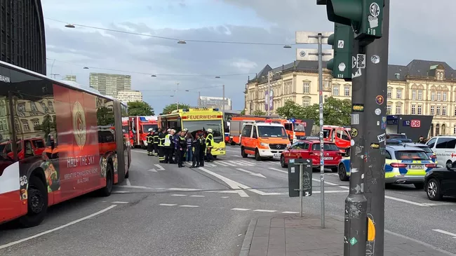 Экстренные службы на месте нападения на центральном вокзале Гамбурга