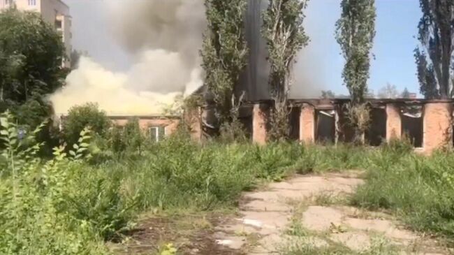 Ликвидация пожара на складе в Каменск-Шахтинском. 24 мая 2025