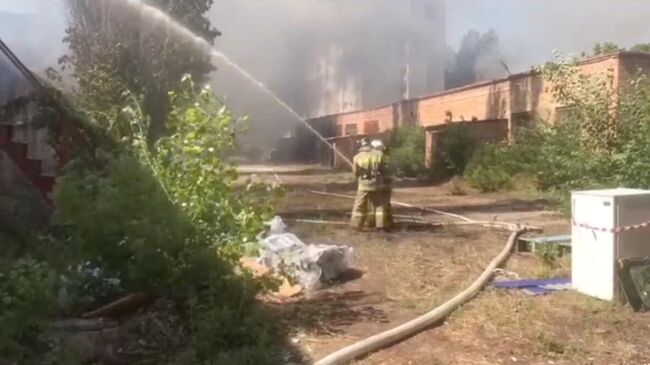 Ликвидация пожара на складе в Каменск-Шахтинском. 24 мая 2025