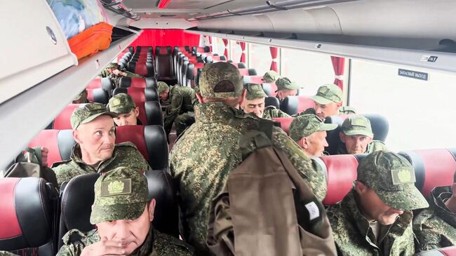 Российские военнослужащие, возвращенные из украинского плена Российские военнослужащие, возвращенные из украинского плена