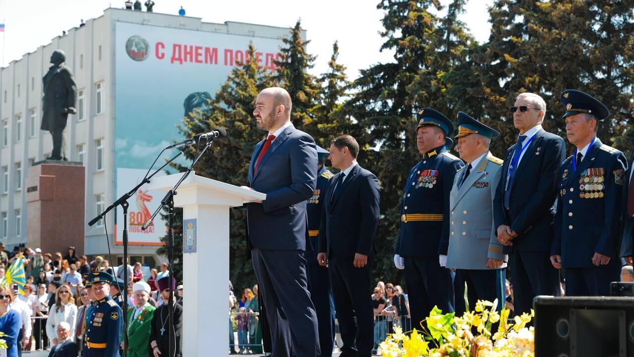 Губернатор Самарской области Вячеслав Федорищев наградил сотрудников Сызранского высшего военного авиационного училища летчиков за подготовку кадров для армейской авиации Вооруженных сил РФ Губернатор Самарской области Вячеслав Федорищев наградил сотрудников Сызранского высшего военного авиационного училища летчиков за подготовку кадров для армейской авиации Вооруженных сил РФ - РИА Новости, 1920, 24.05.2025