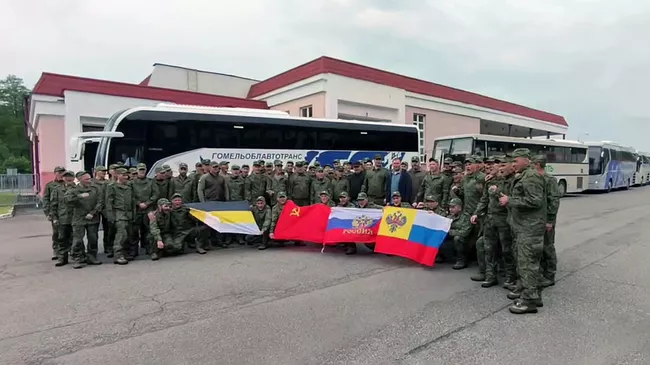 Российские военнослужащие, возвращенные из украинского плена. Кадр видео