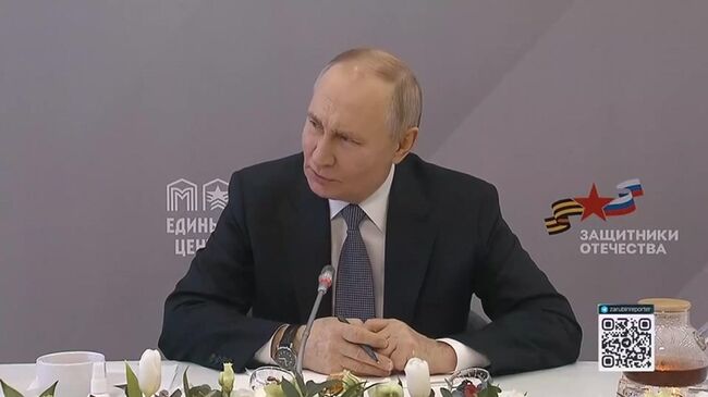 Трогательный момент интервью Путина Павлу Зарубину Трогательный момент интервью Путина Павлу Зарубину