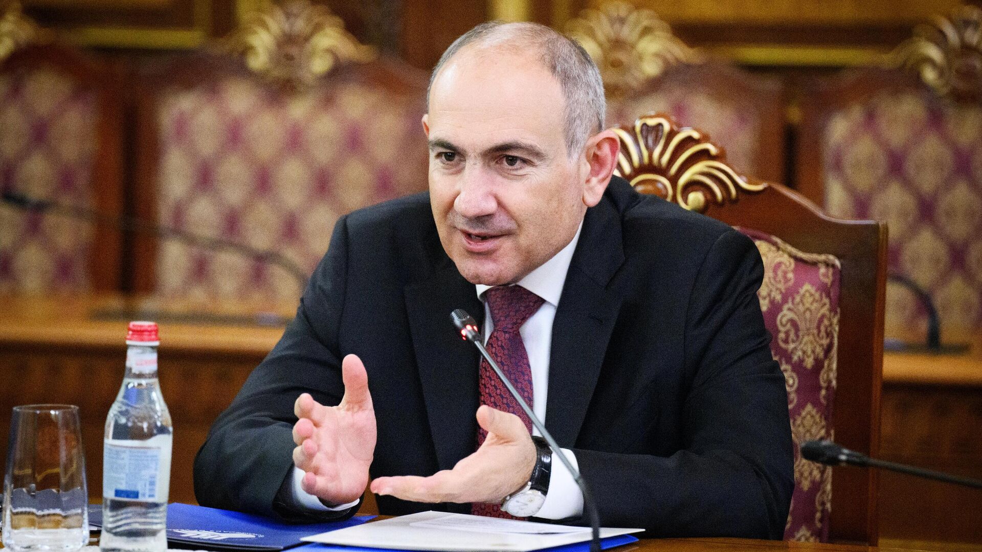Премьер-министр Республики Армения Никол Пашинян Премьер-министр Республики Армения Никол Пашинян - РИА Новости, 1920, 13.06.2025