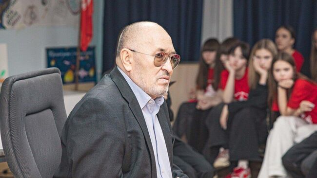 Заслуженный деятель искусств России Виктор Галкин
