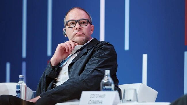 Генеральный директор музея-заповедника Петергоф Роман Ковриков принимает участие в сессии Партнерство в туризме на фестивале Интермузей Генеральный директор музея-заповедника Петергоф Роман Ковриков принимает участие в сессии Партнерство в туризме на фестивале Интермузей