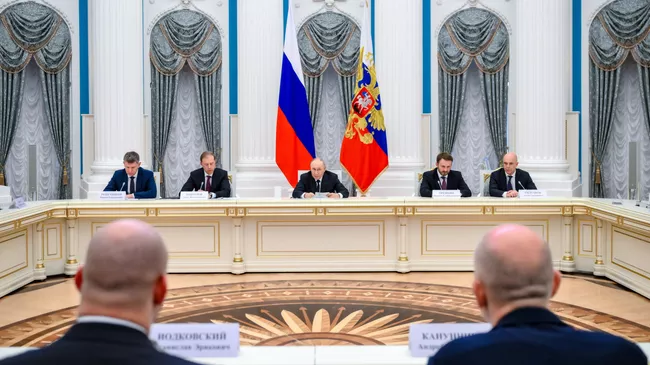 Президент РФ Владимир Путин во время встречи с представителями российских деловых кругов