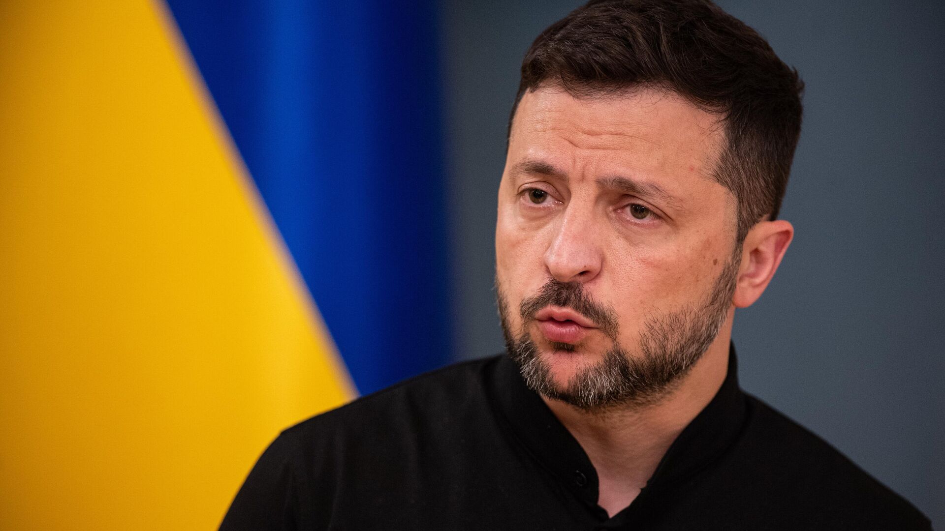 Захарова прокомментировала слова Зеленского об ударах вглубь России