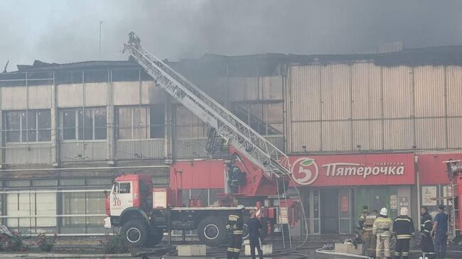 Ликвидация пожара в торговом центре в Ставропольском крае
