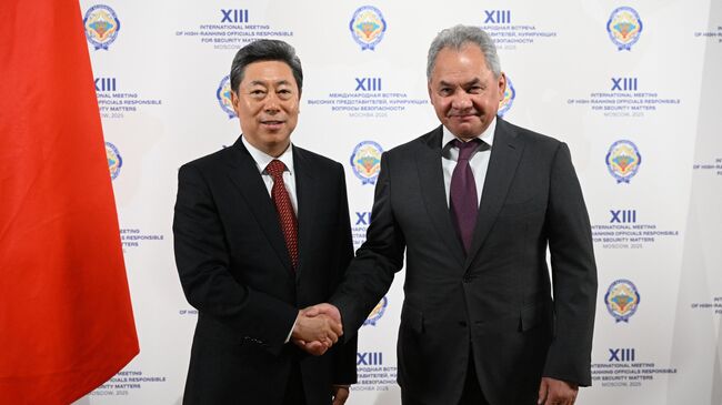 Сергей Шойгу и Чэнь Вэньцин во время встречи. 27 мая 2025