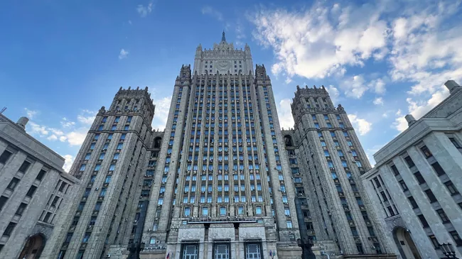 Здание Министерства иностранных дел РФ в Москве