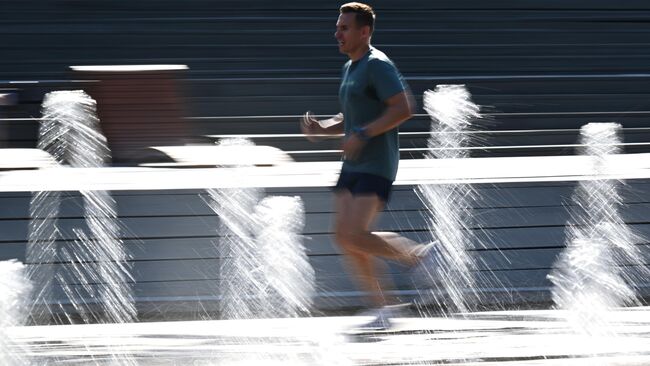 Мужчина на пробеке в Москве