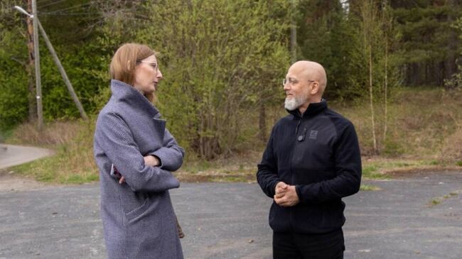 Председатель парламента Карелии Элиссан Шандалович и главврач Кондопожской ЦРБ Анна Пасечник