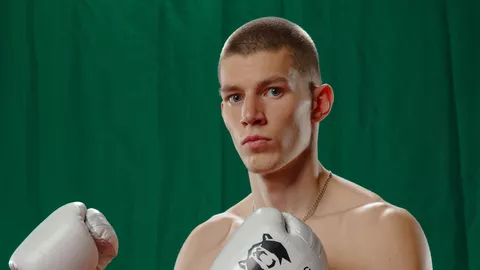 Чемпион России по кикбоксингу Артем Швецов