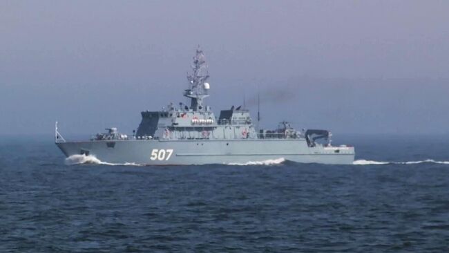 Базовый тральщик Александр Обухов проекта 12700 Александрит на учениях по развертыванию сил Балтийского флота для обеспечения безопасности судоходства