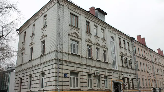 Дом 8 в Большом Факельном переулке в Москве