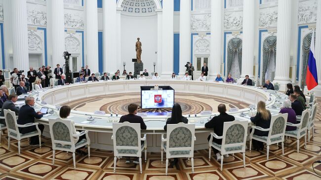 Президент РФ Владимир Путин проводит заседание наблюдательного совета Россия – страна возможностей Президент РФ Владимир Путин проводит заседание наблюдательного совета Россия – страна возможностей