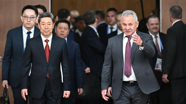 Сергей Шойгу и Чэнь Вэньцин во время встречи. 27 мая 2025