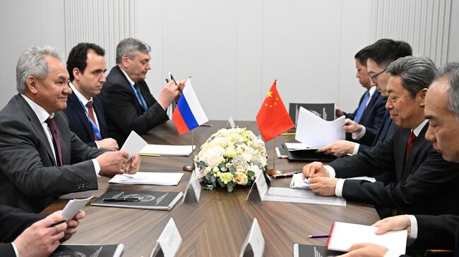 Сергей Шойгу и Чэнь Вэньцин во время встречи. 27 мая 2025