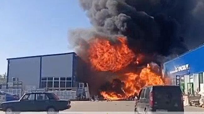 Крупный пожар на рынке в Солнечногорске