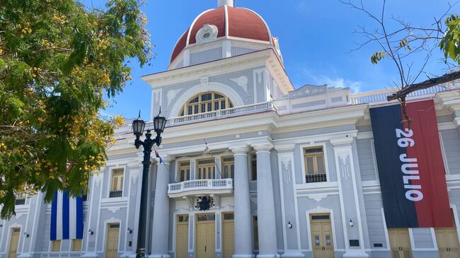 Губернаторский дворец в Сьенфуэгосе Губернаторский дворец в Сьенфуэгосе