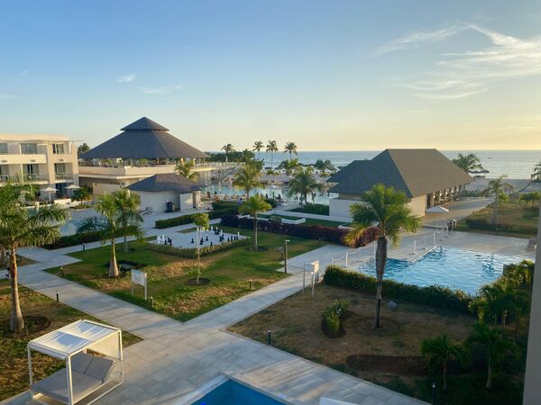 Территория отеля Melia Peninsula в Тринидаде Территория отеля Melia Peninsula в Тринидаде