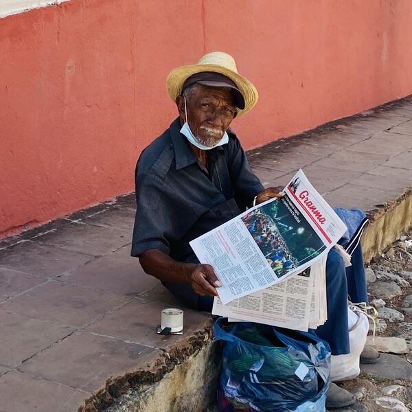 Продавец газет в Гаване Продавец газет в Гаване