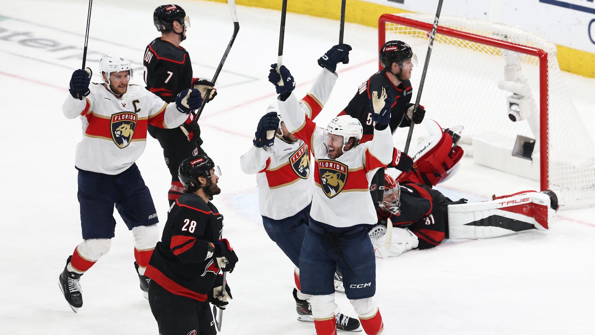 Эпизод матча Каролина Харрикейнз - Флорида Пантерз - РИА Новости, 1920, 29.05.2025