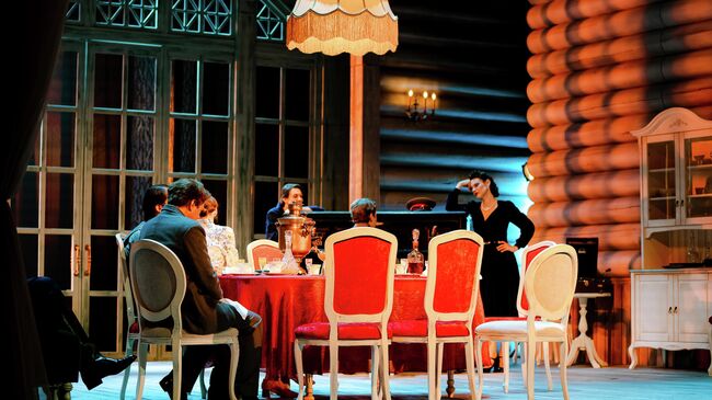 Сцена из спектакля Смерть Тузенбаха, или Подлинная история Ольги, Ирины и Маши  Сцена из спектакля Смерть Тузенбаха, или Подлинная история Ольги, Ирины и Маши