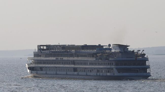 Теплоход Михаил Булгаков 