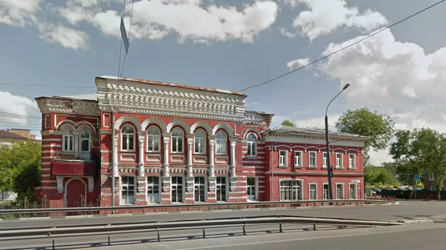 Здание бывшей поликлиники на Московском проспекте в Ярославле