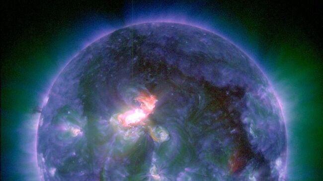 Крупнейший выброс массы в году произошел на Солнце